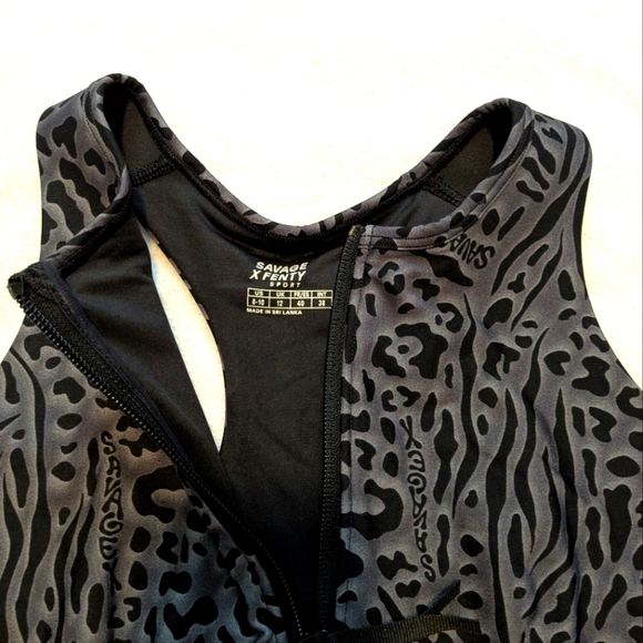 Savage X Fenty Gray Animal Print Half-zip Women's Sports Bra Size M (8/10) - Picture 3 of 3